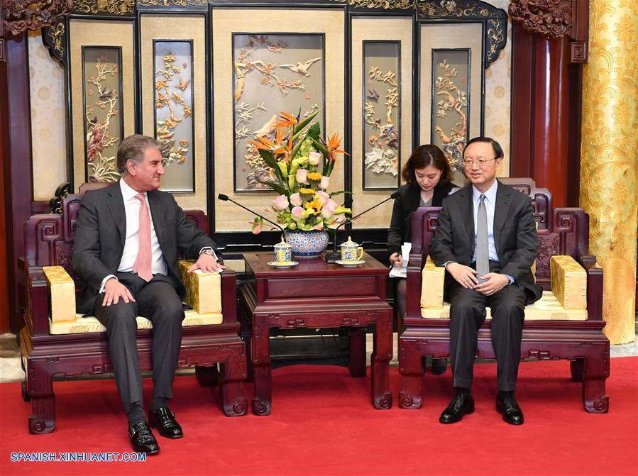 Alto funcionario chino se reúne con canciller de Pakistán