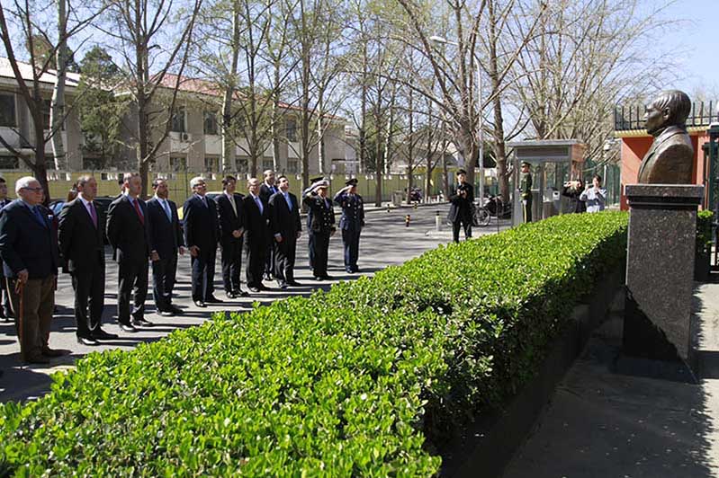 Embajadores latinoamericanos, agregados militares, funcionarios del gobierno chino y del PCCh asisten a la ceremonia por el  aniversario 213 del natalicio de Benito Juárez. Beijing, 21 de marzo del 2019. (Foto: YAC)
