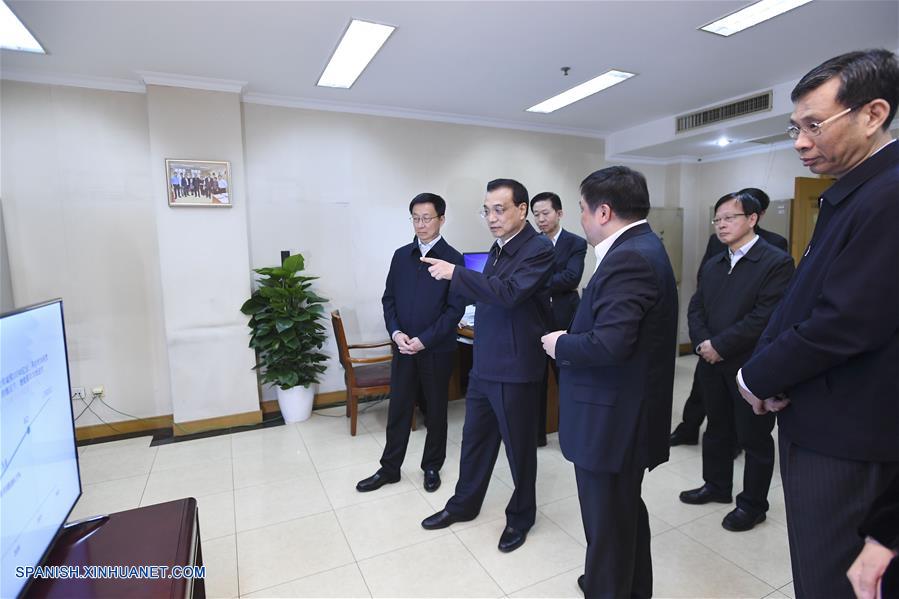 Premier Li subraya implementación de recortes fiscales a mayor escala