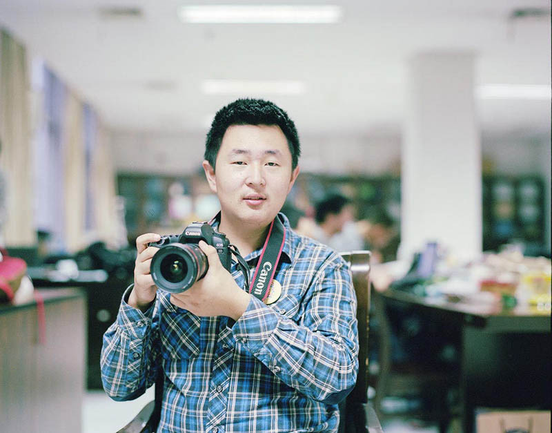 Wang Tiancheng, de 24 años, ha hecho más de 100.000 fotos de trenes en casi 30 países y regiones de todo el mundo. [Foto provista a chinadaily.com.cn]