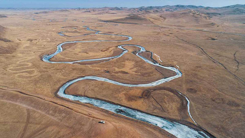 El río Mergel serpentea por la Región Autónoma de Mongolia Interior. [Foto: Bao Wenrui/ Chinadaily.com.cn]