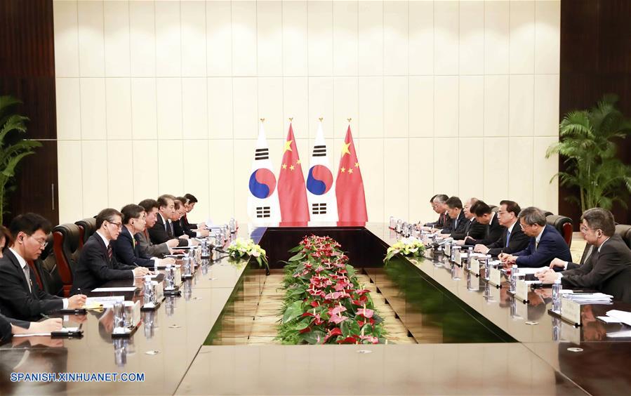 Primer ministro chino se reúne con su homólogo de República de Corea