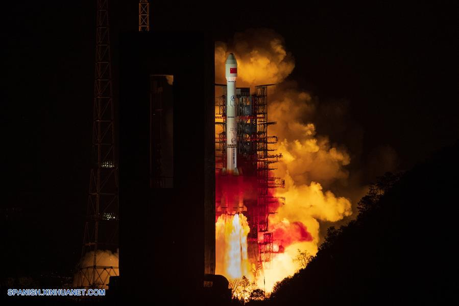 China lanza nuevo satélite de retransmisión de datos