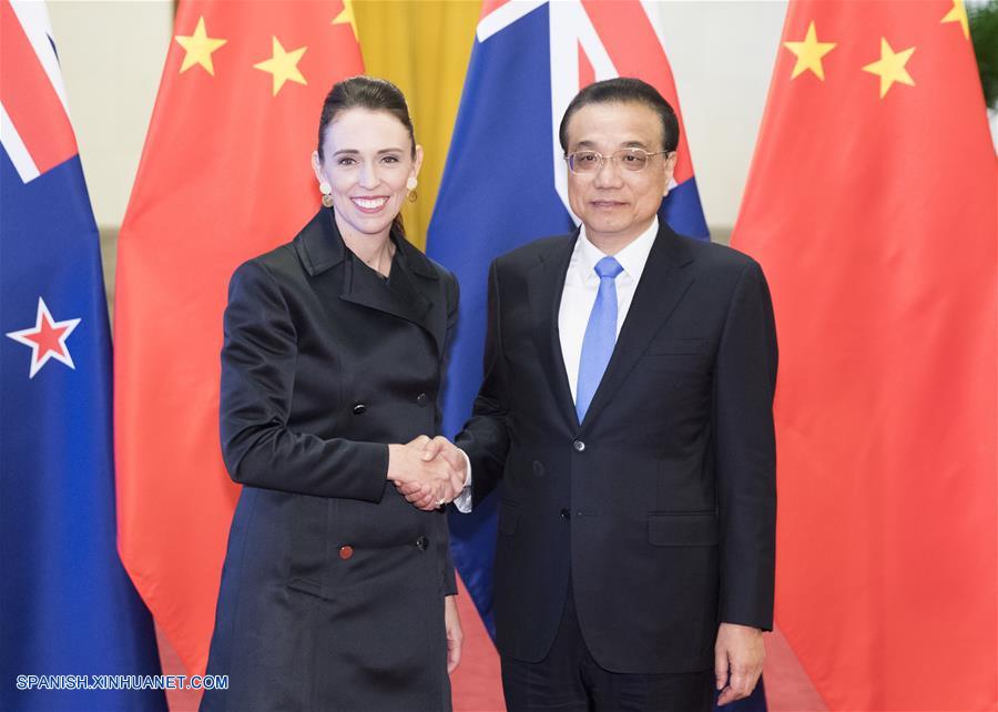 Primeros ministros de China y Nueva Zelanda dialogan para impulsar cooperación