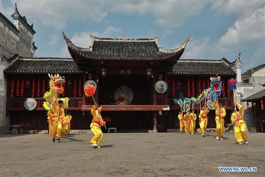 Patrimonio cultural intangible de Guizhou: danza del dragón de Longli