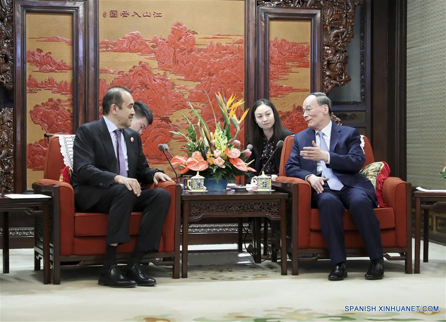 Vicepresidente chino se reúne con presidente de Comité de Seguridad Nacional de Kazajistán