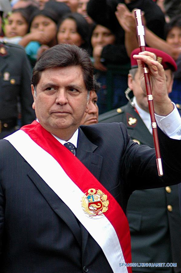 Vizcarra "consternado" por muerte de ex presidente peruano Alan García