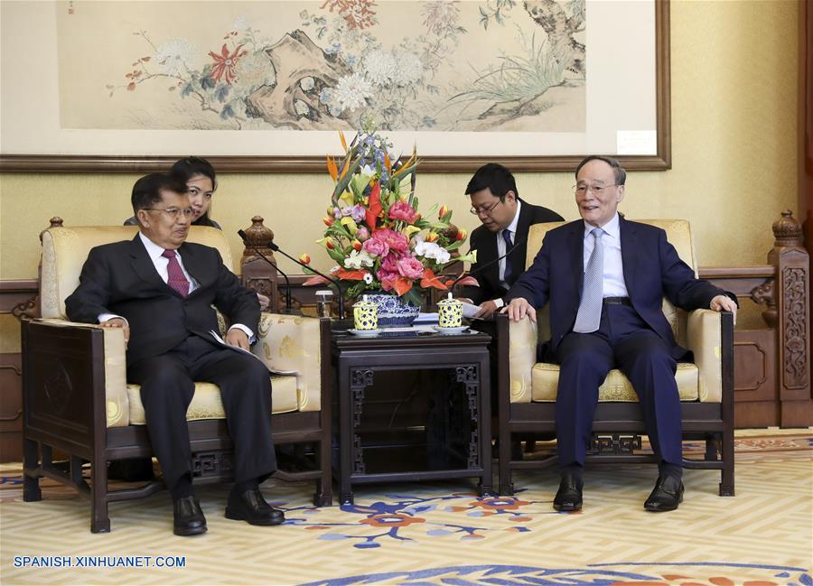 (Franja y Ruta) Vicepresidente chino se reúne con vicepresidente de Indonesia