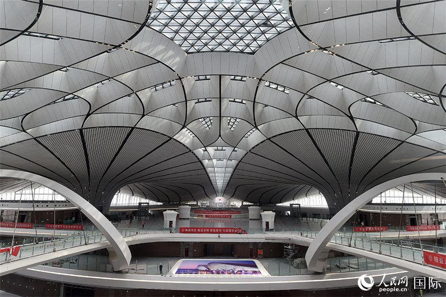 Periodistas chinos y extranjeros visitan el Nuevo Aeropuerto Internacional de Beijing