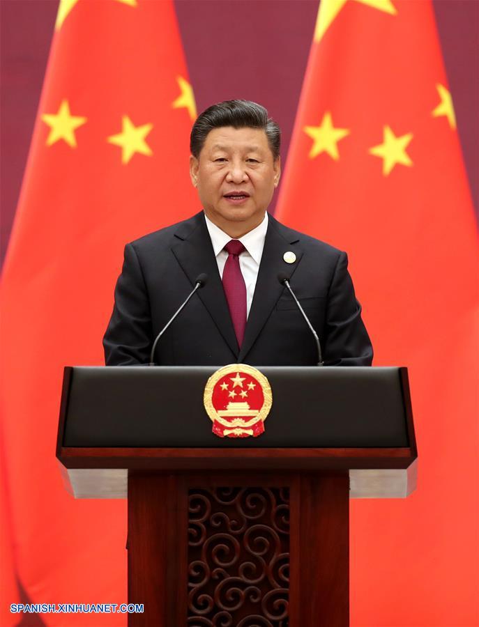 El presidente chino, Xi Jinping, pronuncia un discurso en un banquete organizado por él y su esposa Peng Liyuan en honor de los invitados que asisten al II Foro de la Franja y la Ruta para la Cooperación Internacional, en Beijing, capital de China, el 26 de abril de 2019. (Xinhua/Huang Jingwen)