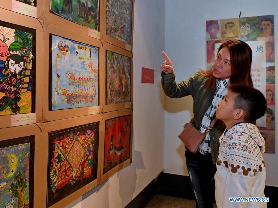 Exposición de obras de arte creadas por niños de ambos lados del Estrecho de Taiwán en Taipei