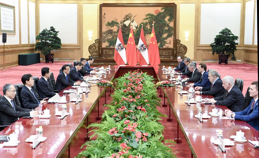 Premier chino conversa con canciller austriaco