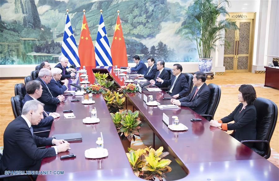 Primer ministro chino conversa con presidente de Grecia