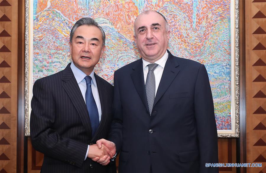 China profundizará cooperación con Azerbaiyán bajo la Iniciativa de la Franja y la Ruta, dice canciller chino
