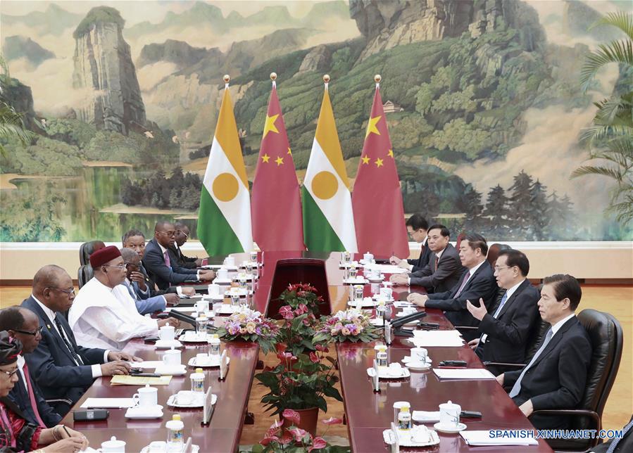 Primer ministro de China se reúne con presidente de Níger