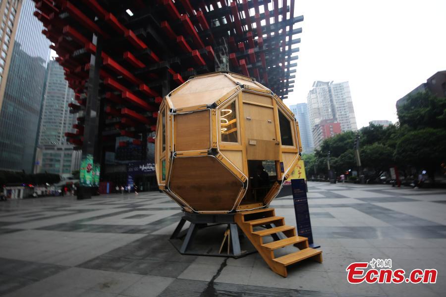 Aterriza una sala de lectura con forma de cápsula espacial en Chongqing