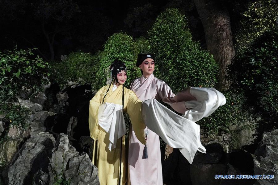 Opera de Kunqu interpretada en jardín más antiguo en Suzhou