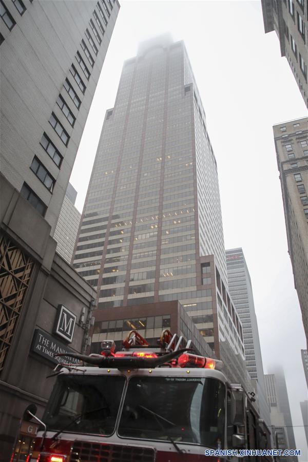 NUEVA YORK, 10 junio, 2019 (Xinhua) -- Vista del edificio en el que se estrelló un helicóptero en Manhattan, Nueva York, Estados Unidos, el 10 de junio de 2019. Un helicóptero se estrelló el lunes por la tarde contra la azotea de un rascacielos en el centro de Manhattan en la ciudad de Nueva York y dejó un muerto, informaron medios locales. (Xinhua/Wang Ying)