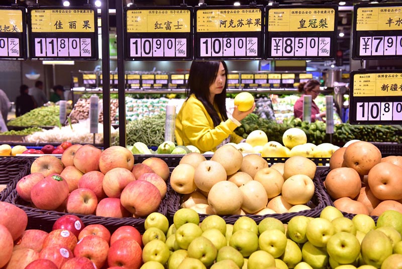 El alza del precio de las frutas preocupa a los consumidores chinos