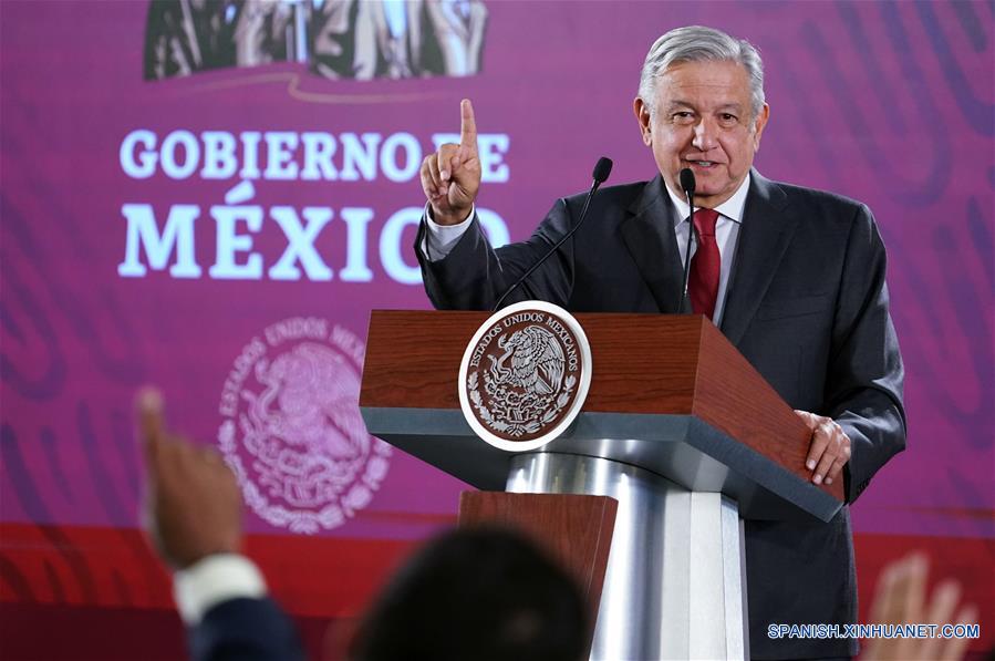 CIUDAD DE MEXICO, 14 junio, 2019 (Xinhua) -- El presidente de México, Andrés Manuel López Obrador, participa durante una conferencia de prensa matutina en Palacio Nacional, en la Ciudad de México, capital de México, el 14 de junio de 2019. (Xinhua/Str)