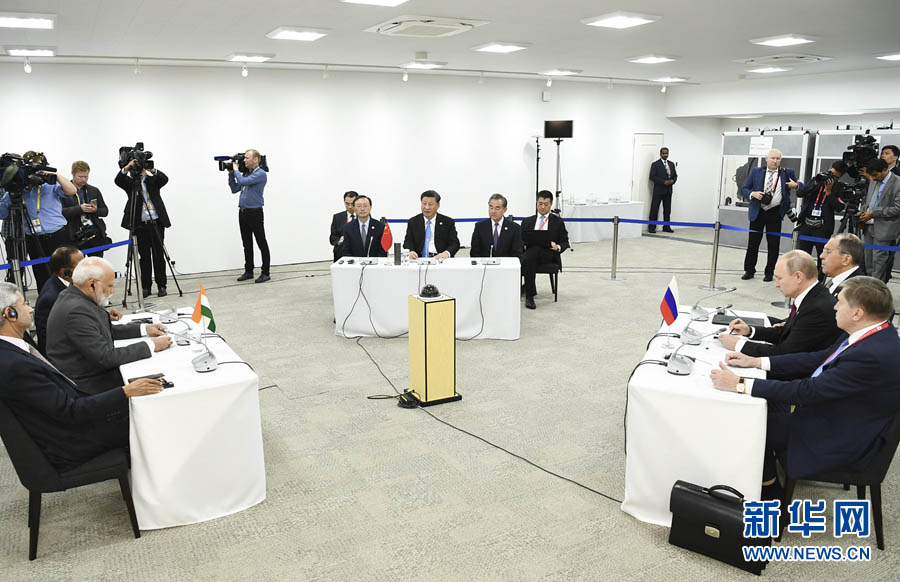 El presidente chino, Xi Jinping, se reúne con el presidente ruso, Vladimir Putin, y el primer ministro indio, Narendra Modi, en una reunión al margen de la cumbre del G20 en Osaka, Japón, el 28 de junio de 2019. (Xinhua/Xie Huanchi)
