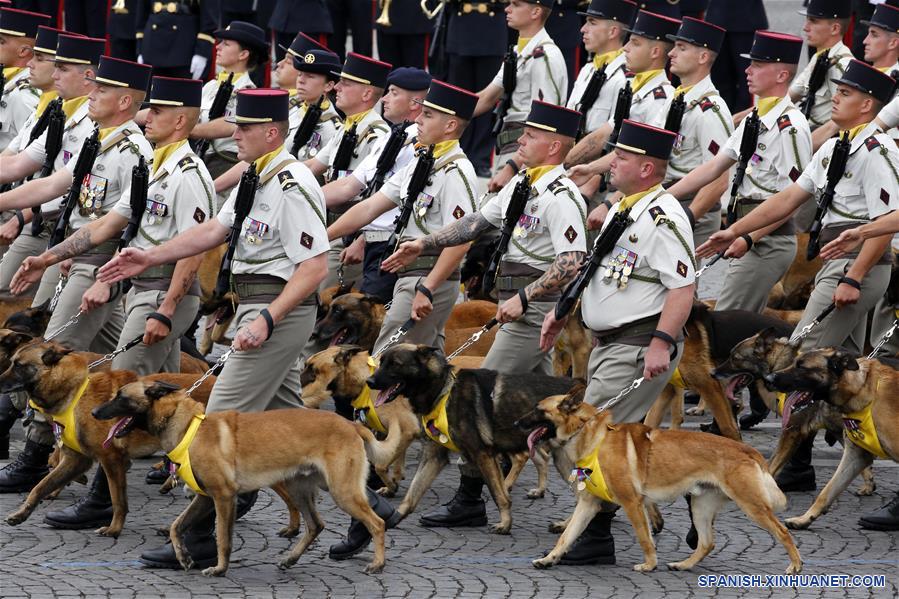PARIS, 14 julio, 2019 (Xinhua) -- Militares participan durante el desfile militar anual del Día de la Bastilla, en París, Francia, el 14 de julio de 2019. (Xinhua/Jack Chan)