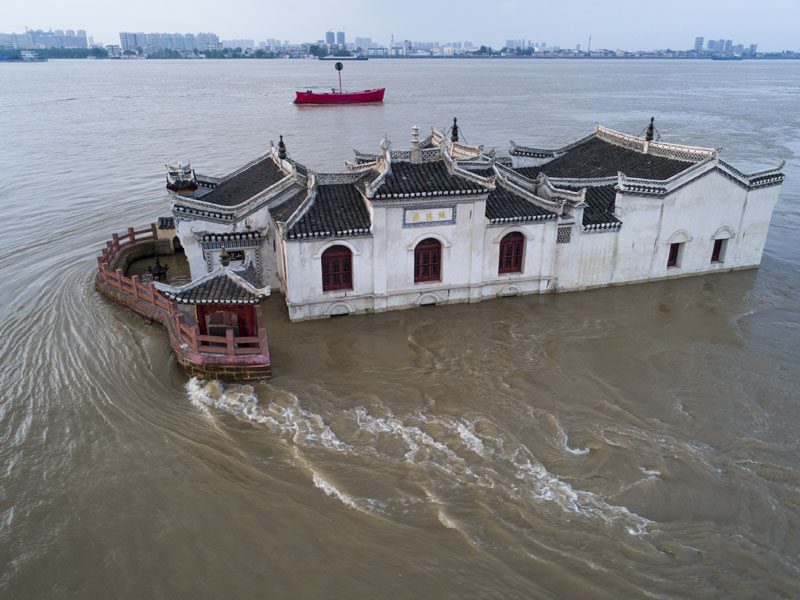 Un Pabellón de 700 años de antigüedad dedicado a Guanyin resiste las inundaciones del río Yangtze
