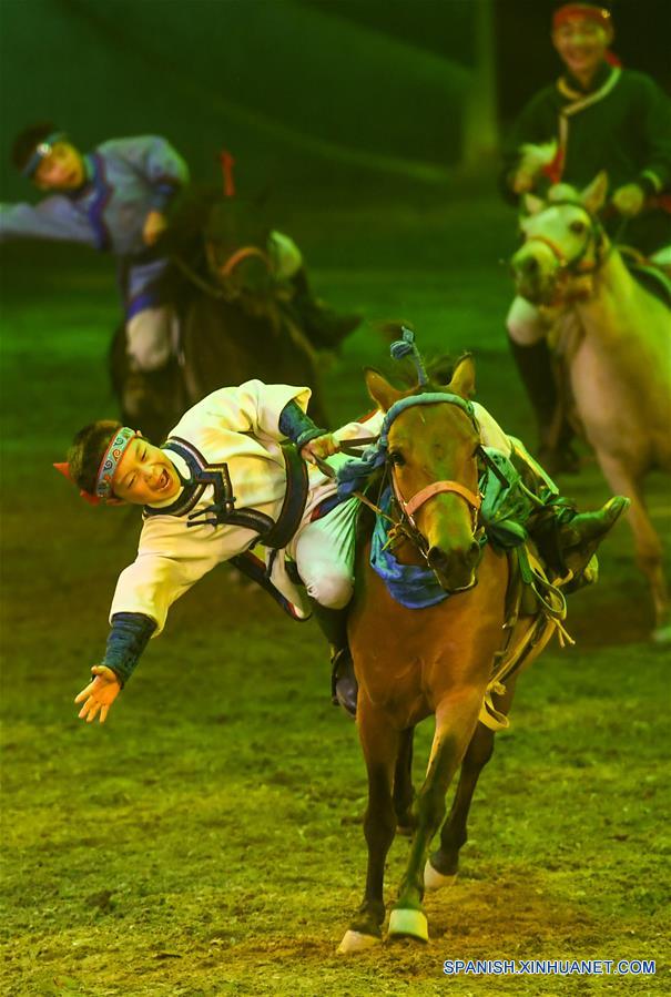 Espectáculo de danza del caballo "Eternal Horse Ode" en Mongolia Interior