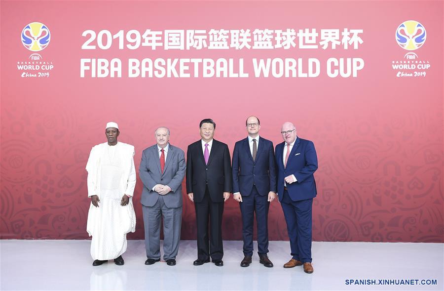 Xi se reúne con presidente de FIBA