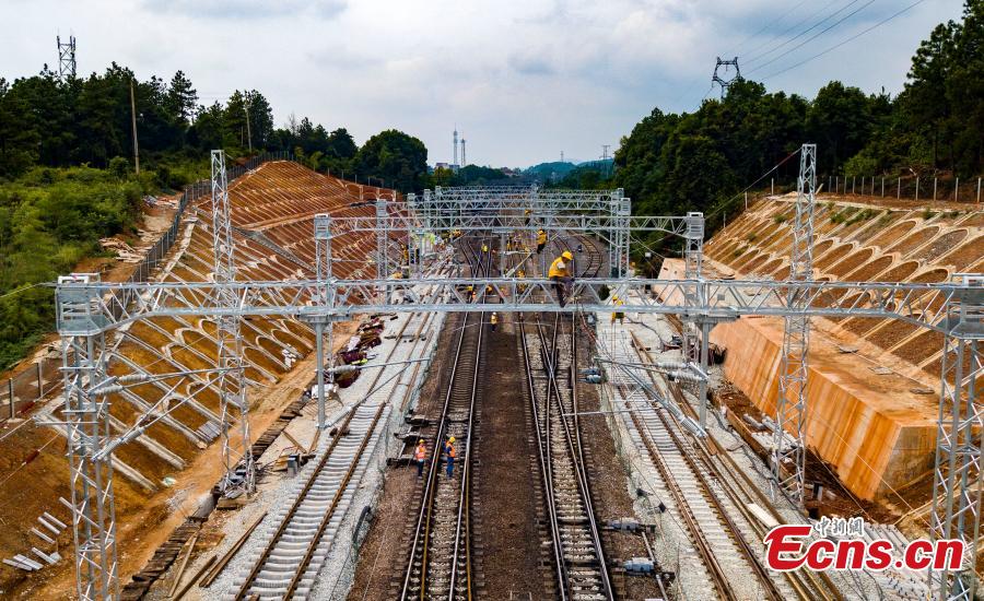Iniciará en octubre la línea de transporte ferroviario de mercancía pesada más larga de China