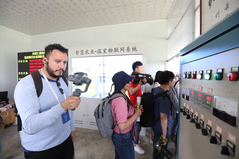 Para conocer más sobre la modernización de la agricultura y el alivio a la pobreza, los periodistas visitaron la Zona Demostrativa de Yangling, Shaanxi, 22 de septiembre del 2018. 