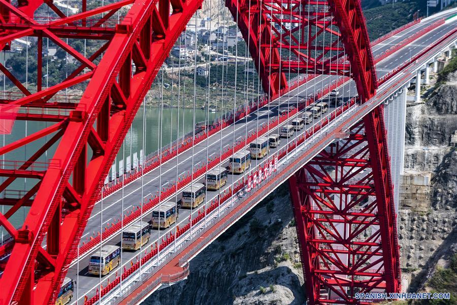 Puente Zigui sobre el Río Yangtze abre al tránsito