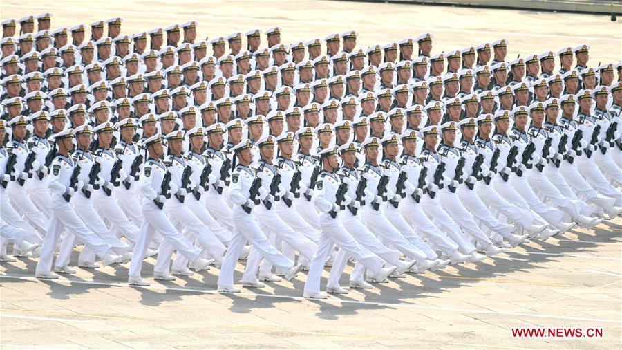 (Día Nacional) Fuerzas navales del EPL impresionan a la audiencia en desfile del Día Nacional