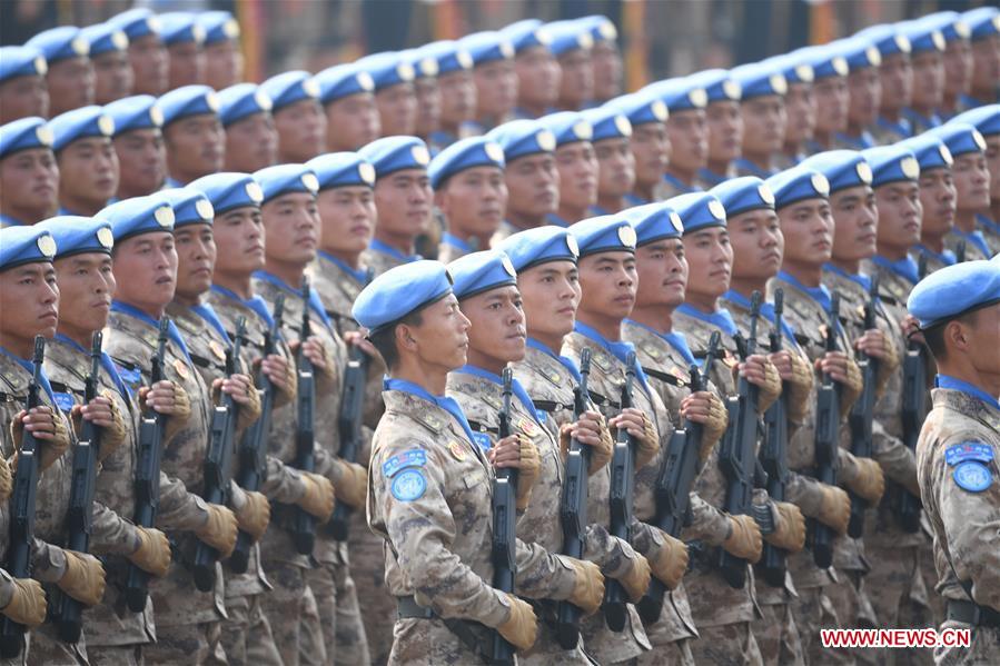 Debutan fuerzas chinas de pacificación en desfile del Día nacional