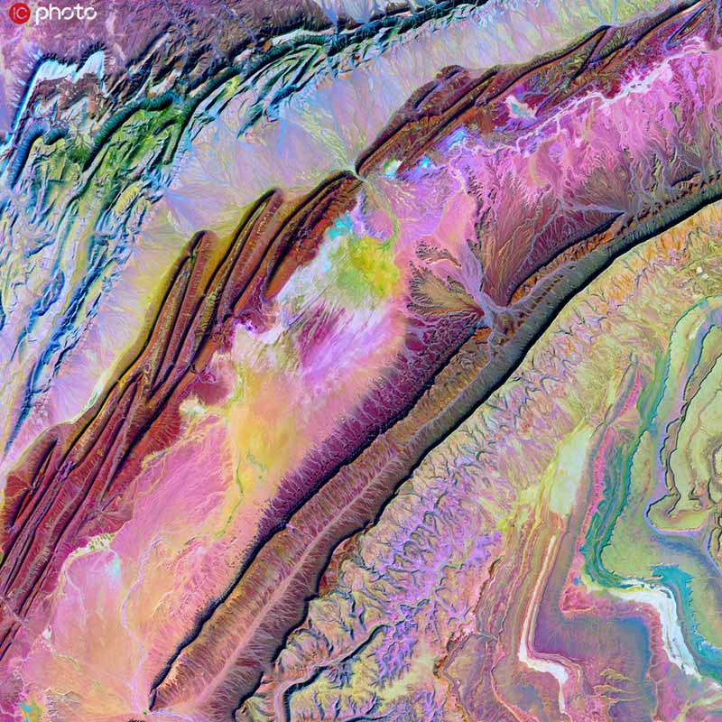 La Tierra como ARTE: imágenes infrarrojas captadas por satélites muestran salinas, ríos y glaciares con colores deslumbrantes