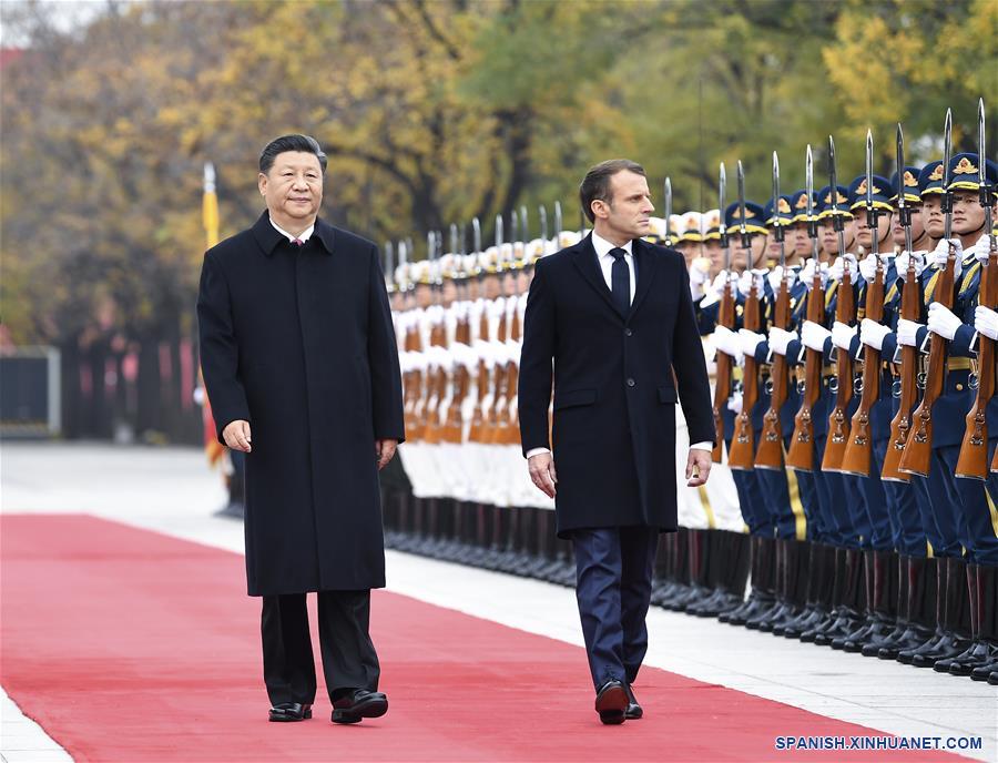 El presidente chino, Xi Jinping, ofrece una ceremonia de bienvenida para el presidente francés, Emmanuel Macron, previo a sus conversaciones en Beijing, capital de China, el 6 de noviembre de 2019. (Xinhua/Yan Yan)