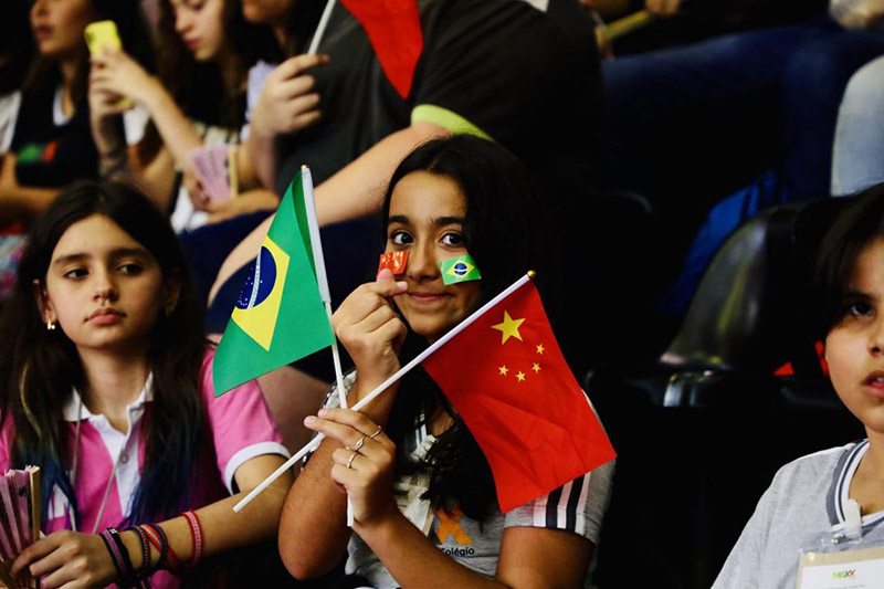 Audiencia de gente joven en "Perseguir un sueño: Feria de Fútbol Brasil-China" en Río de Janeiro, Brasil. Por Zhu Dongjun, Diario del Pueblo.