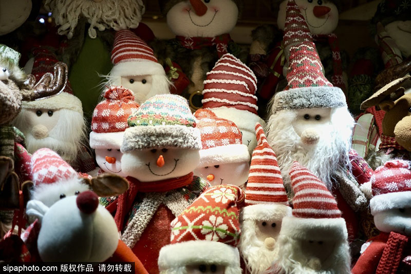Decoraciones navideñas en el Centro Comercial Solana en Beijing, el 20 de diciembre de 2019. [Foto / Sipa]