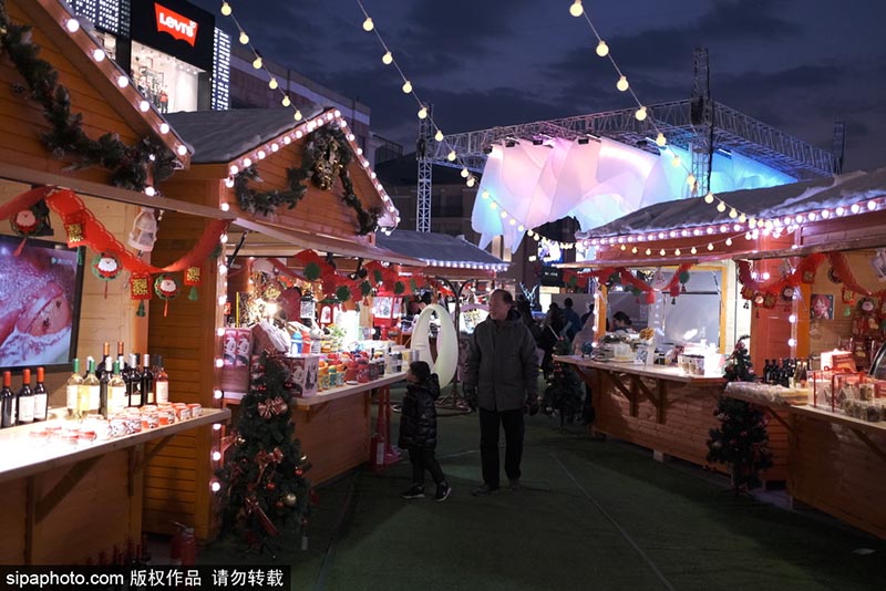 Mercado navideño en el Centro Comercial Solana en Beijing, el 20 de diciembre de 2019. [Foto / Sipa]