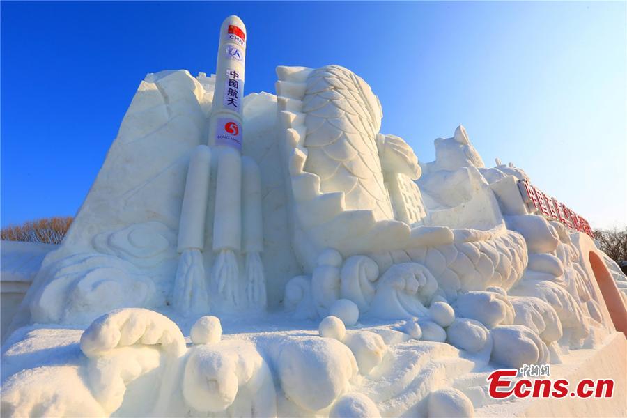 Esculturas de nieve sorprenden a los turistas 