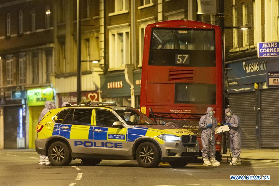 Policía mata a tiros a hombre en Londres en incidente relacionado con terrorismo