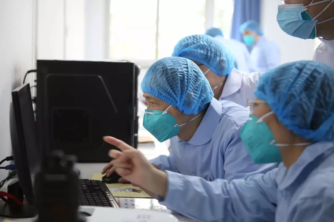 Expertos mundiales de la salud condenan la conspiración contra científicos chinos