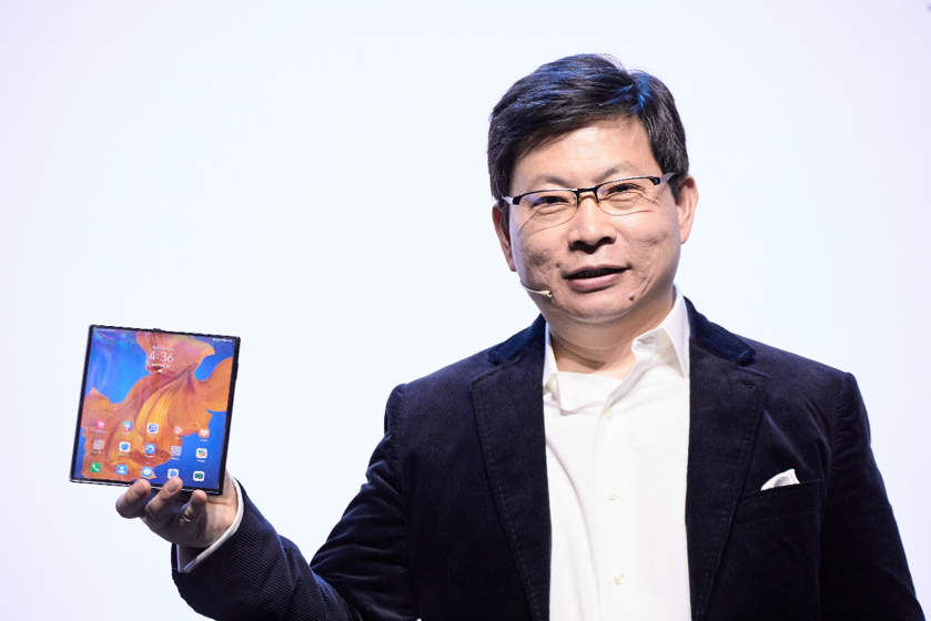 Huawei presenta su nuevo teléfono inteligente plegable, a pesar de la prohibición de EE. UU