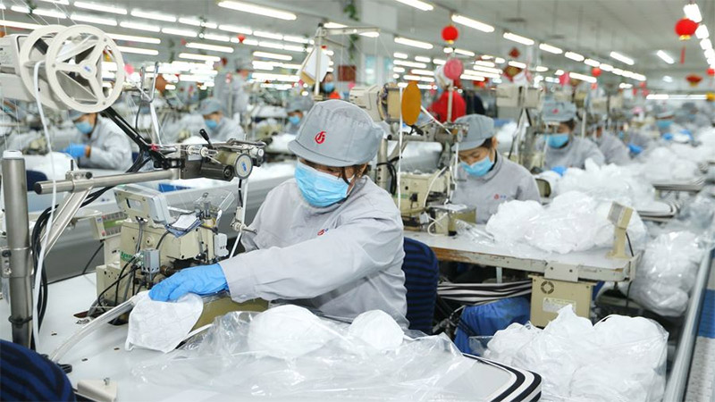 China produce nuevas mascarillas reutilizables