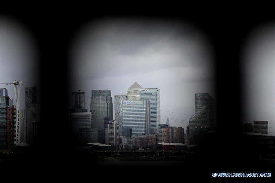 LONDRES, 4 marzo, 2020 (Xinhua) -- Imagen del 4 de febrero de 2020 de edificios en el distrito financiero Canary Wharf, en Londres, Reino Unido. El impacto del coronavirus en la economía británica podría "resultar grande, pero en última instancia será temporal", afirmó el martes Mark Carney, gobernador del Banco de Inglaterra. (Xinhua/Tim Ireland)