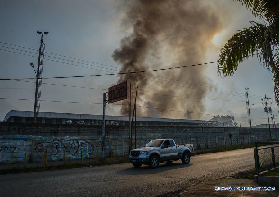 Poder electoral venezolano pierde más de 49 mil máquinas de votación tras incendio sucedido ayer