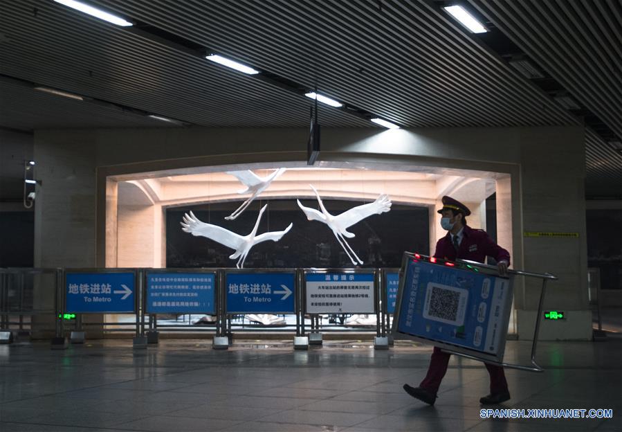 Wuhan está haciendo preparaciones para reanudar operaciones del transporte público