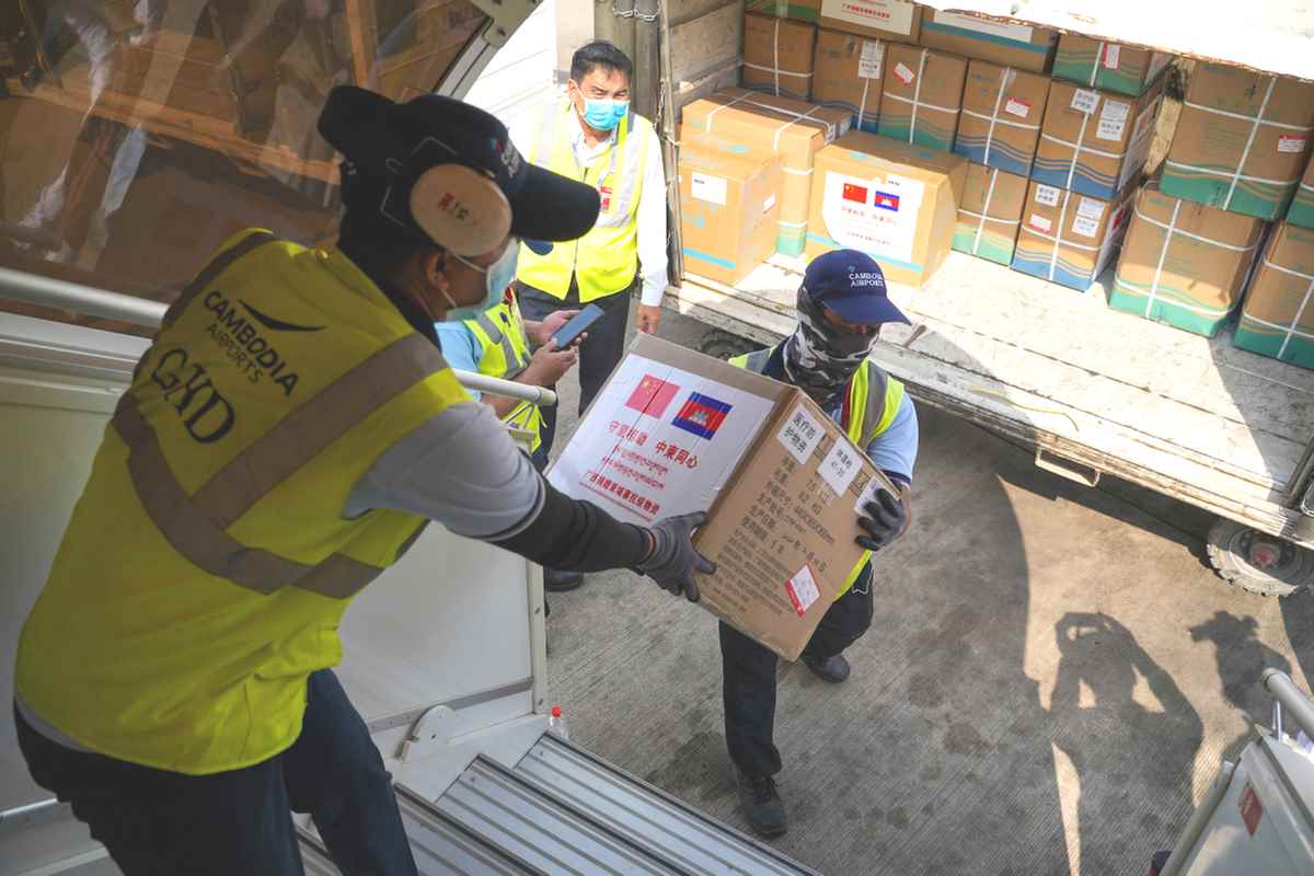 China entrega ayuda humanitaria a 89 países