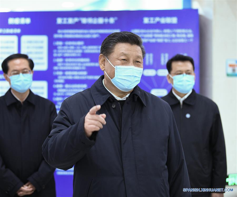 NINGBO, 29 marzo, 2020 (Xinhua) -- El presidente chino, Xi Jinping, también secretario general del Comité Central del Partido Comunista de China y presidente de la Comisión Militar Central, visita un parque industrial que produce autopartes y moldes de alta gama, en Ningbo, provincia de Zhejiang, en el este de China, el 29 de marzo de 2020. Xi inspeccionó el domingo la reanudación de labores y producción en Zhejiang. (Xinhua/Yan Yan)