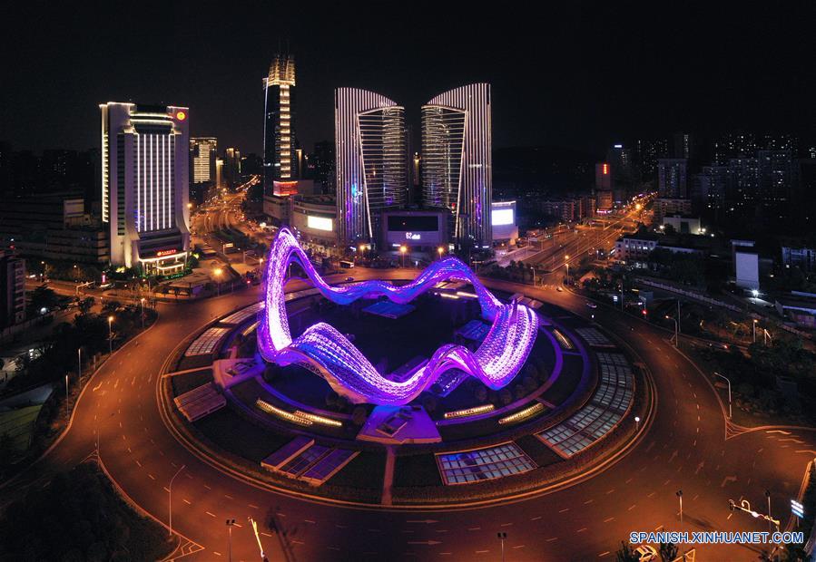Vista nocturna de Wuhan